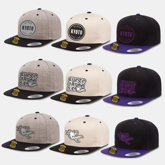 オリジナルシール付きエンブロイダリーフラットキャップ